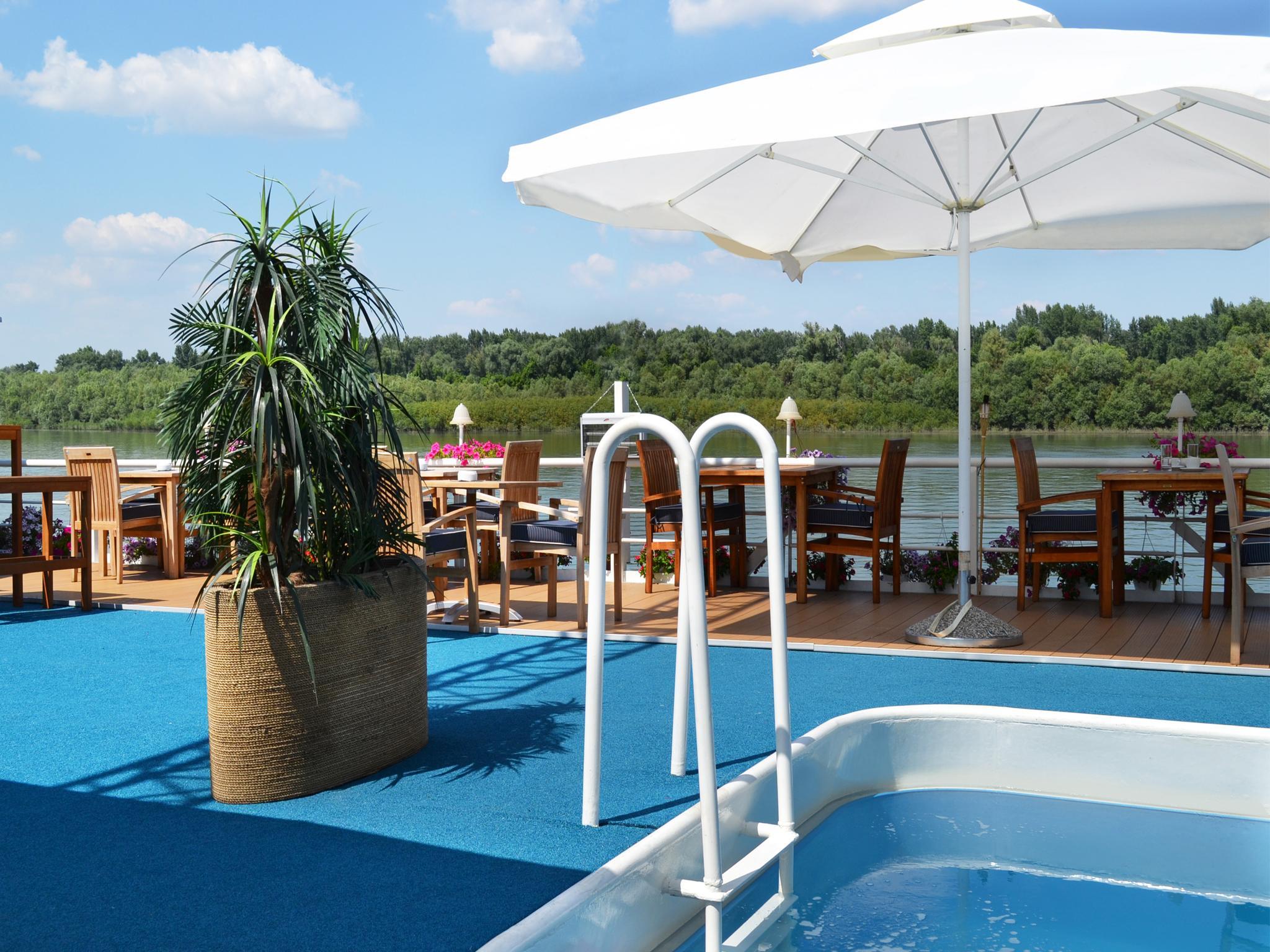 Compass River City Botel Belgrad Zewnętrze zdjęcie