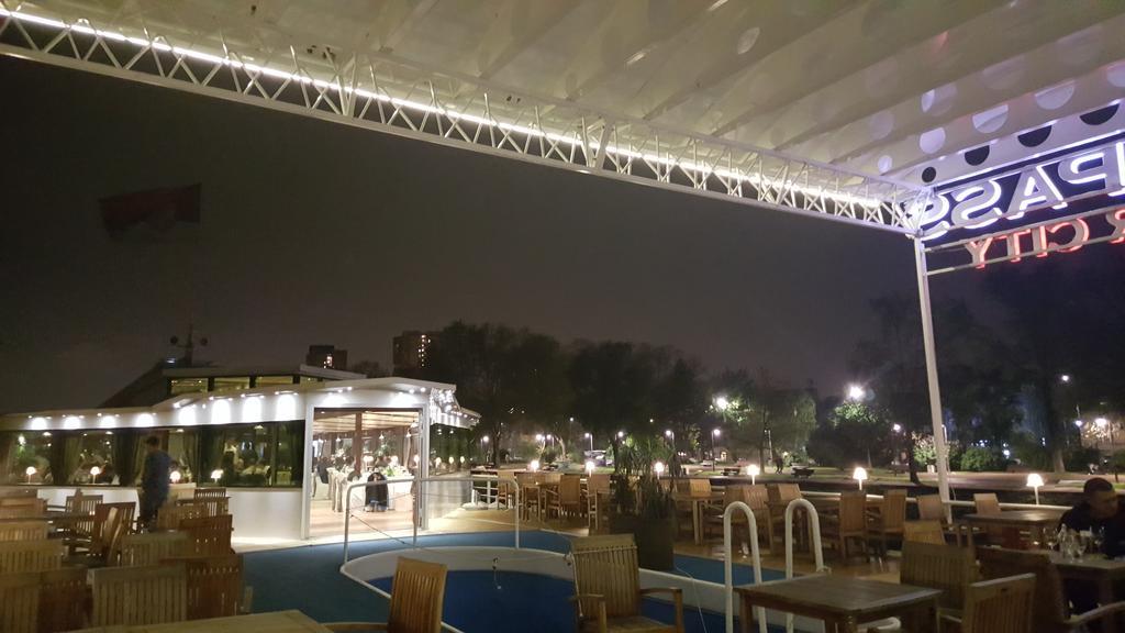 Compass River City Botel Belgrad Zewnętrze zdjęcie