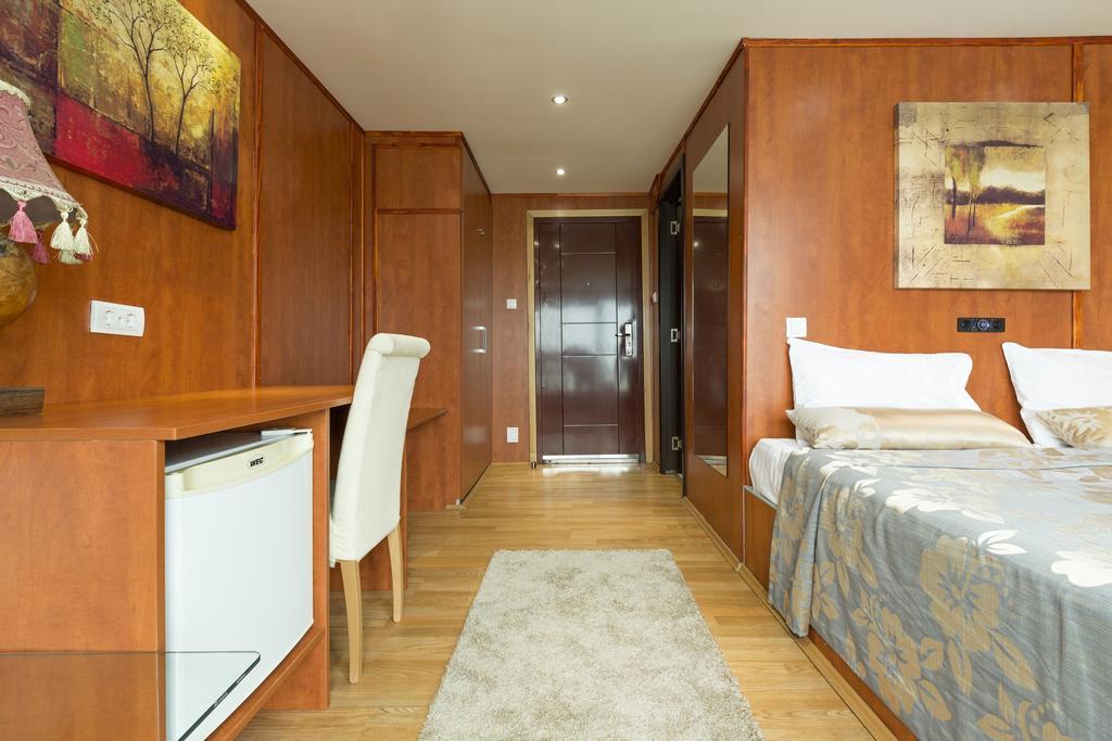 Compass River City Botel Belgrad Zewnętrze zdjęcie