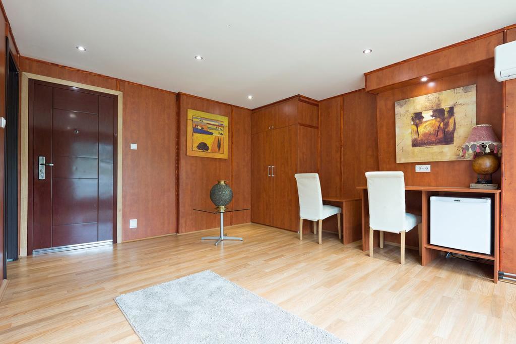 Compass River City Botel Belgrad Zewnętrze zdjęcie